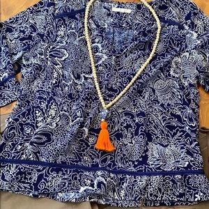 UNDER SKIES Size MEDIUM Boho Navy Blue Ivory Floral 3/4 Sleeve Top Blouse